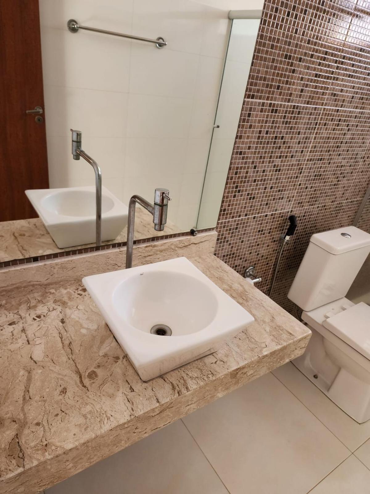 Com Banheiro Privativo, Ar-condicionado A 5 Minutos Da Praia! Homestay *